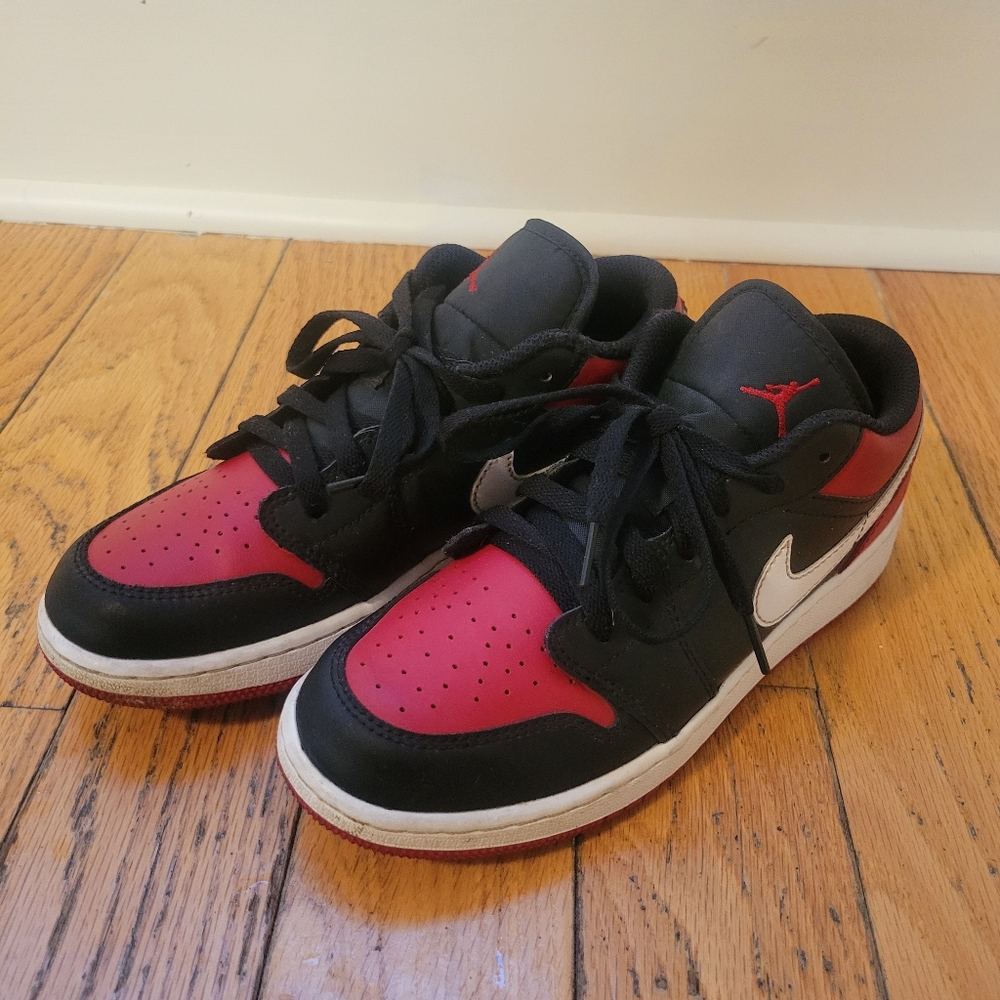 Air Jordan 1 Low Big Kids Sneakers - Used - Boys Size 5